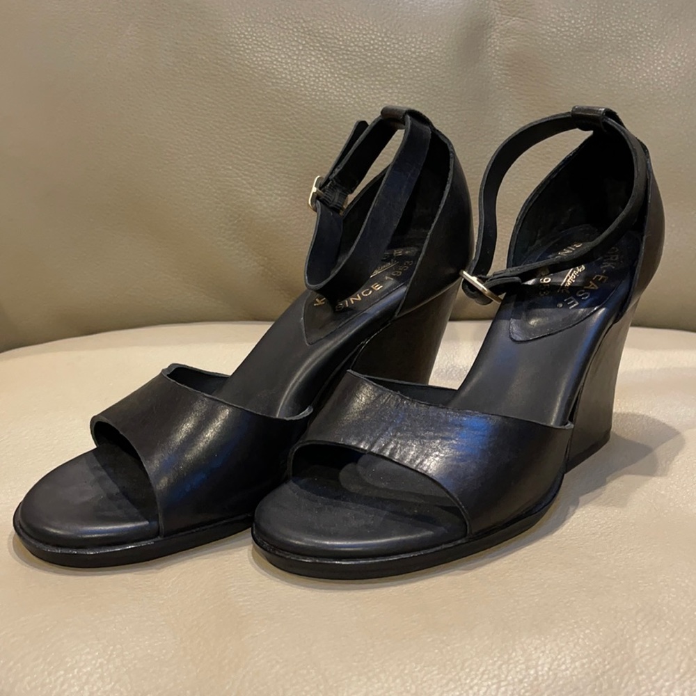 Super cute Kork-Ease ankle strap, wedge heels, Sz7